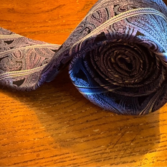 Pronto Uomo Platinum Silk Tie NWT - Picture 2 of 8